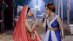 Chandira Nandhini S4 30th November 2017 Nandhini Slaps Helena Episode 173
