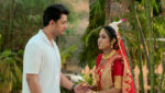 Gatchora 6th December 2023 Rimjhim Flees with Samrat Episode 712